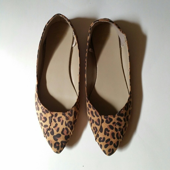 🆕🎉LEOPARD PRINT FLATS🎉🆕 - Picture 2 of 8
